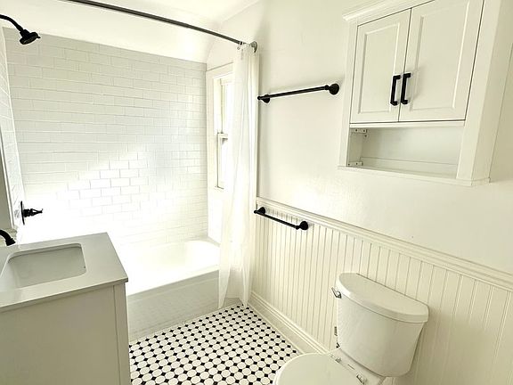 3rd image of 510 Steiner St APT 5