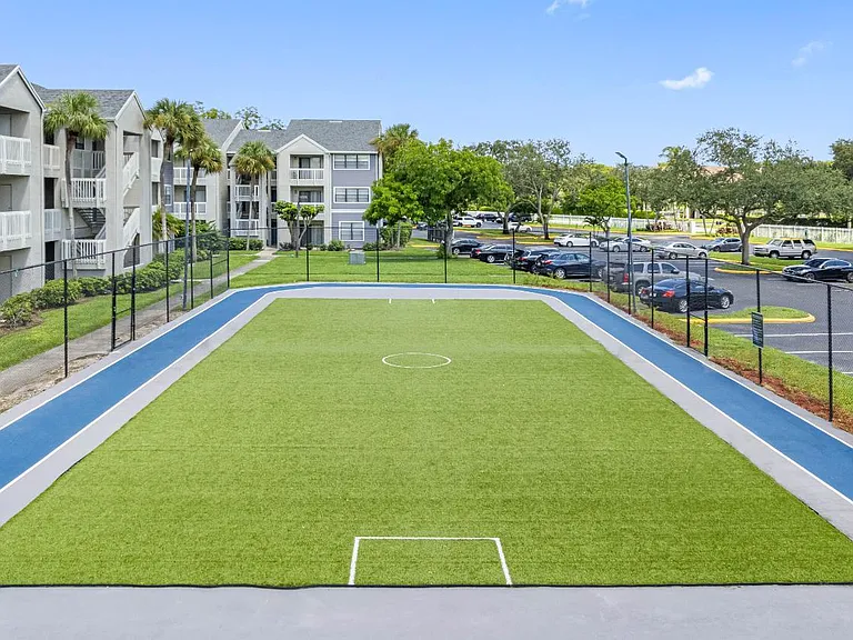 The Lauderdale at Hampton Pines — Photo 15