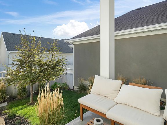 5th image of 11411 S Willow Walk Dr