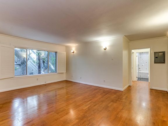 4th image of 960 Larrabee St APT 103