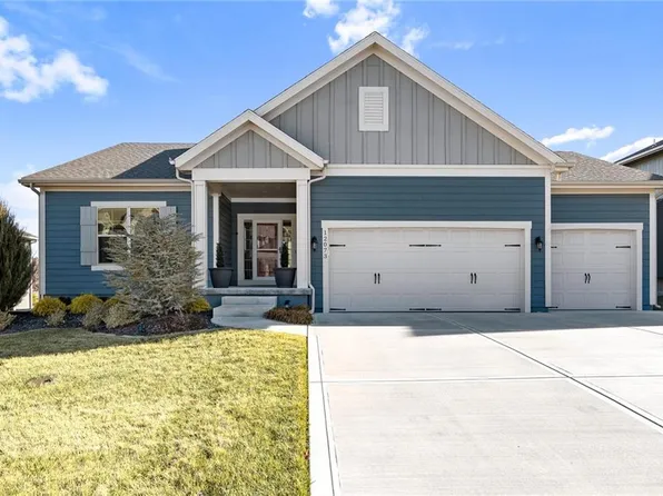 12073 S Pine St, Olathe, KS 66061