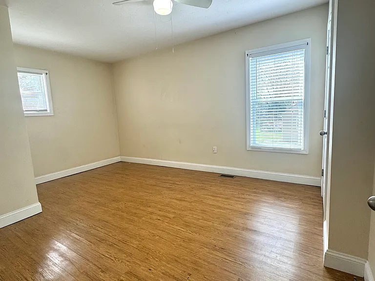 1 Hilton Ave #1 — Photo 9