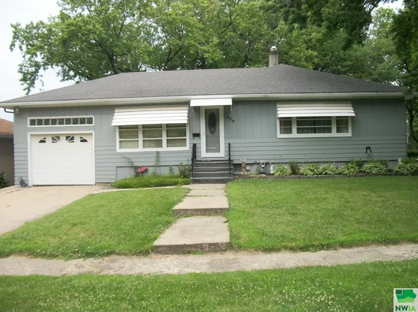 629 Walnut St, Aurelia, IA 51005