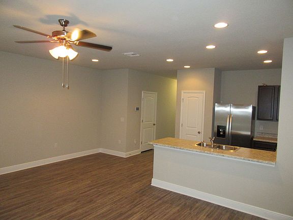 4th image of 5817 Bay Pl #5817