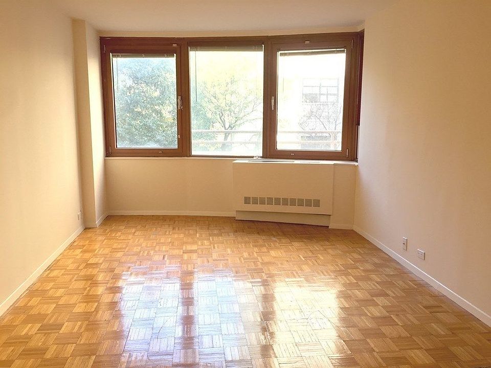 1st image of 350 W 50th St APT 3ZZ