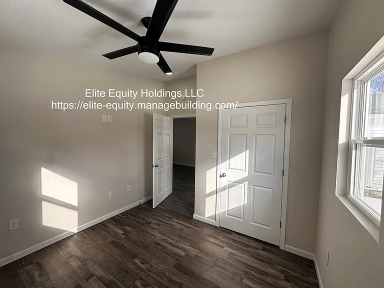 330 N Wayne St — Photo 4