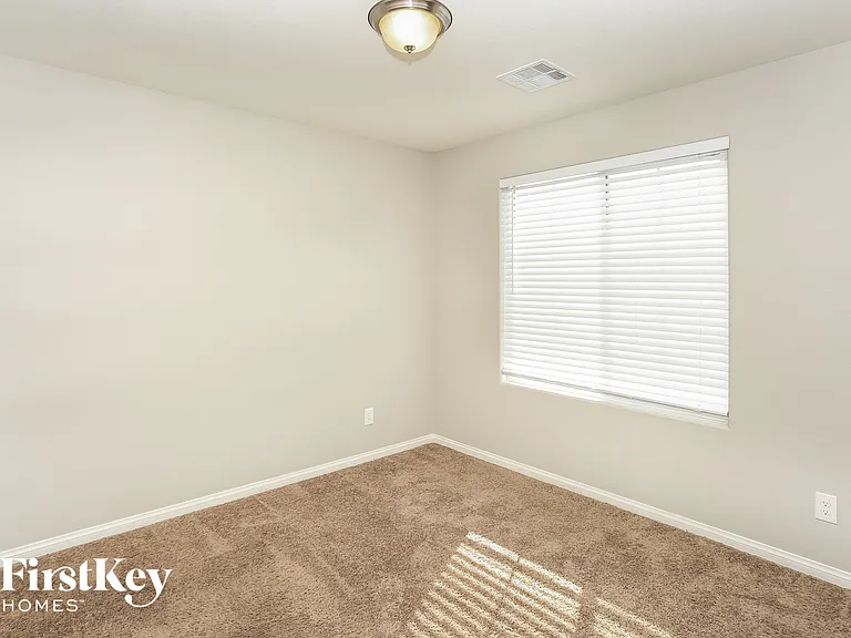 4340 Stardusk Falls Ave — Photo 2
