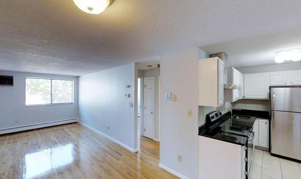 2nd image of 27 Murdock St