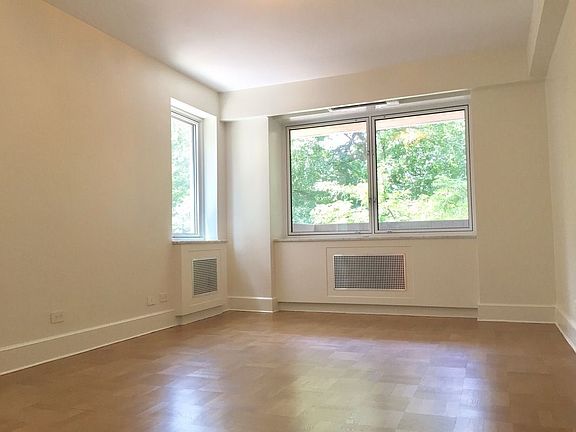 4th image of 923 5th Ave APT 3C