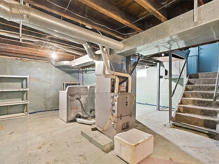 452 8th Ave SW — Photo 11