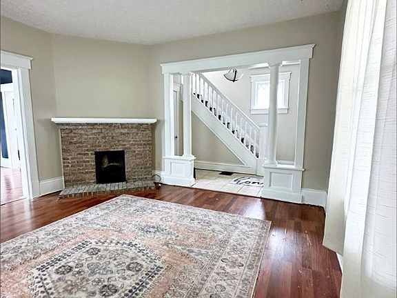 4th image of 722 Vogel Ave NE