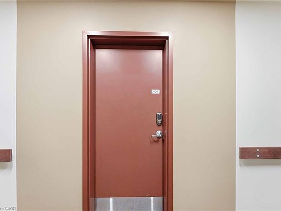 4th image of 26 Wellington St #404