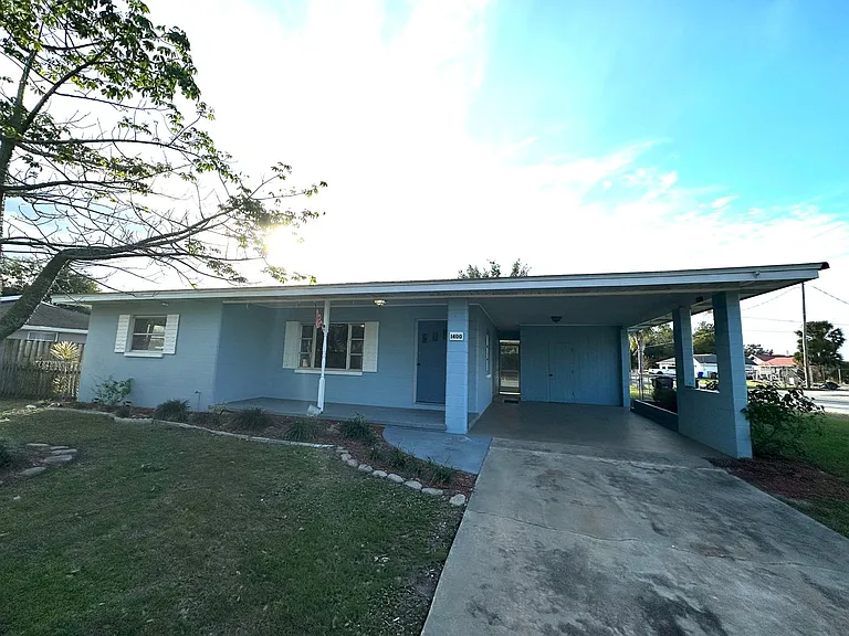 1400 Carolina Ave — Photo 2
