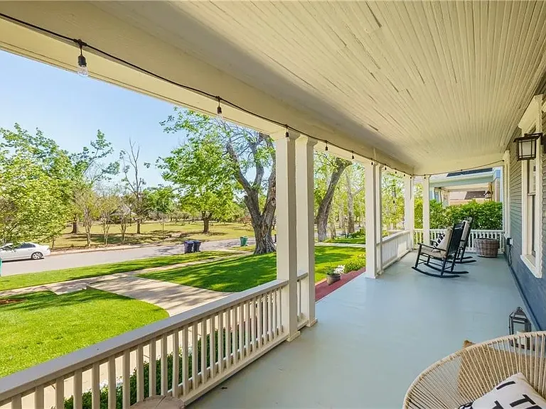 720 NW 18th St — Photo 2