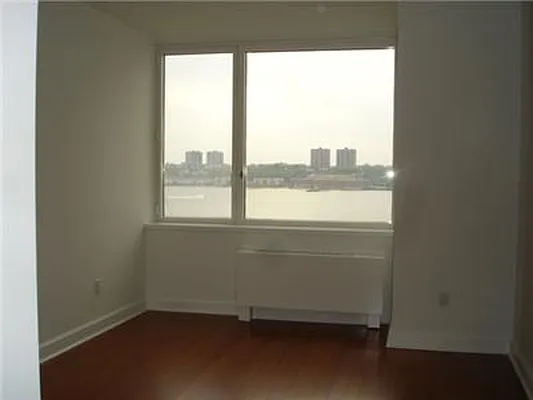 Rented by R New York | media 22