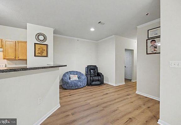 4th image of 5172 William Colin M Ct #M