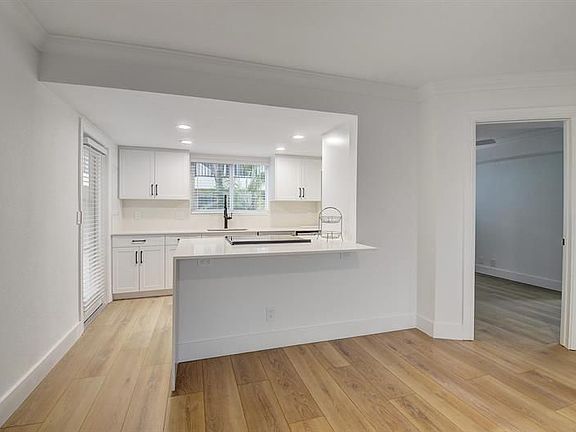 3rd image of 49 SE 7th Ave APT 2