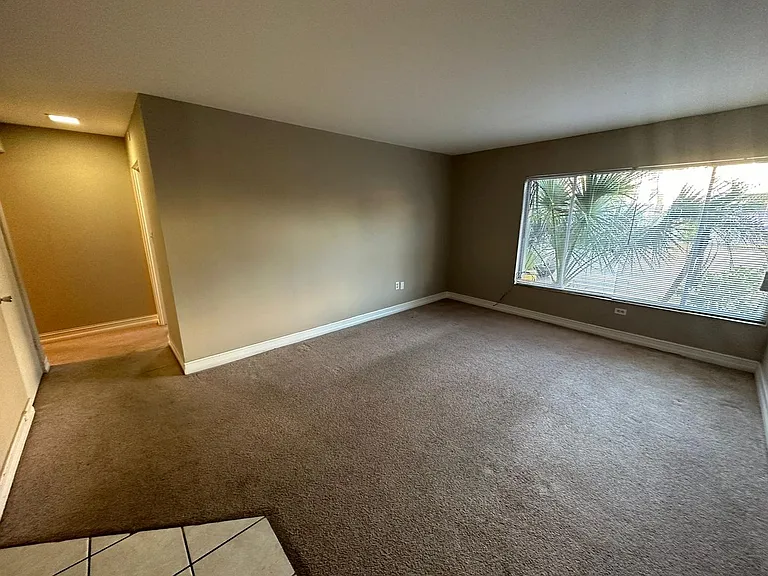 1830 Maravilla Ave #206 — Photo 12