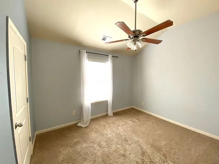 302 Montgomery Way — Photo 21