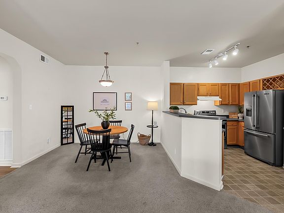 5th image of 280 Riverbend Dr APT 2B