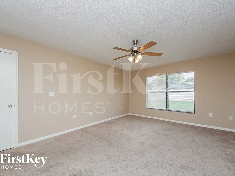 143 Dorchester Ct — Photo 8