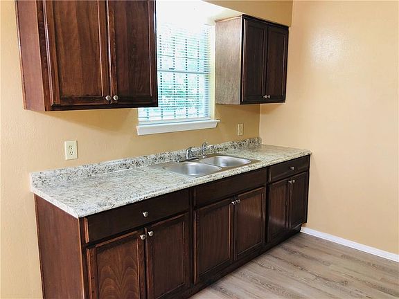 4th image of 4912 Eastover Ave