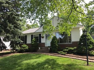6218 Archwood Rd, Independence, OH 44131