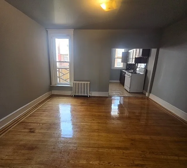889 Marcella St — Photo 1