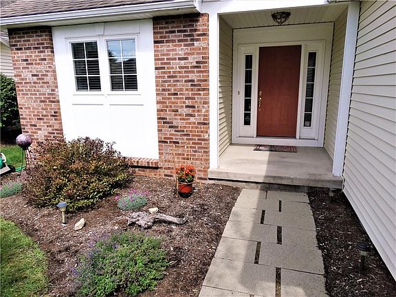 3rd image of 20 Columbia Ct