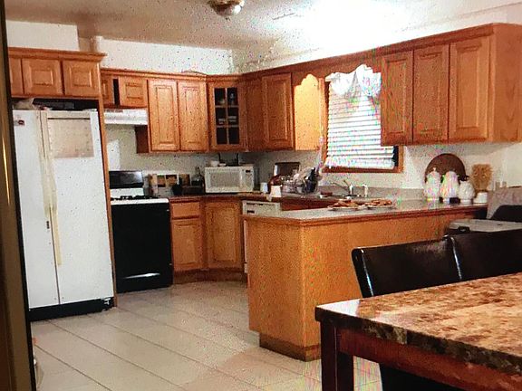 2nd image of 7901 W 103rd St Fl 3
