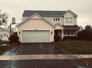936 John Friend Dr, Naperville, IL 60540