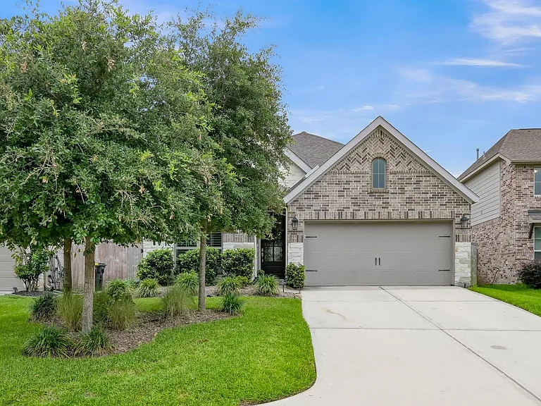 611 Lost Maples Bend Ln — Photo 2