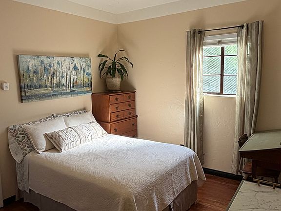 5th image of 2615 B St