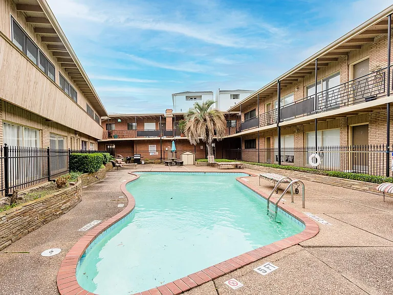 3809 N Braeswood Blvd #9 — Photo 24