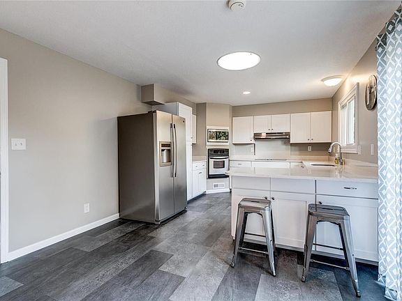 4th image of 1762 Sprucedale Dr