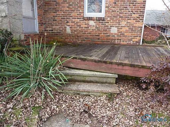 2nd image of 5905 Livingston Dr