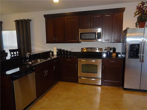 3rd image of 713 Brandy Oaks Loop