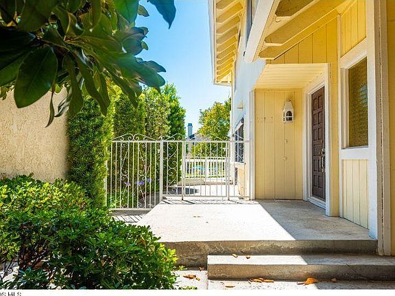 2nd image of 1434 S Redsail Cir