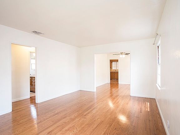 2nd image of 3043 Glenhurst Ave