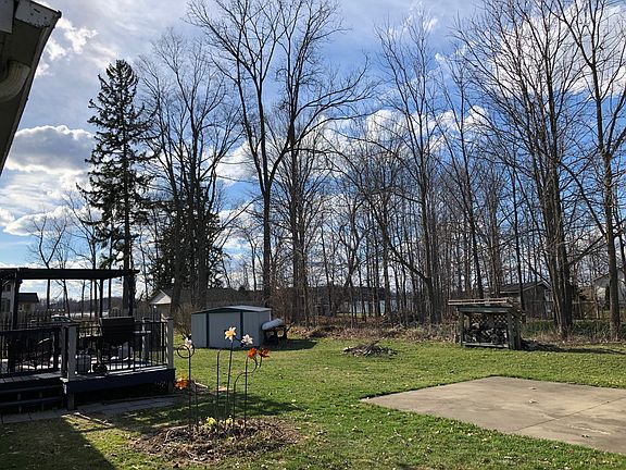 2nd image of 110 Lakeside Dr