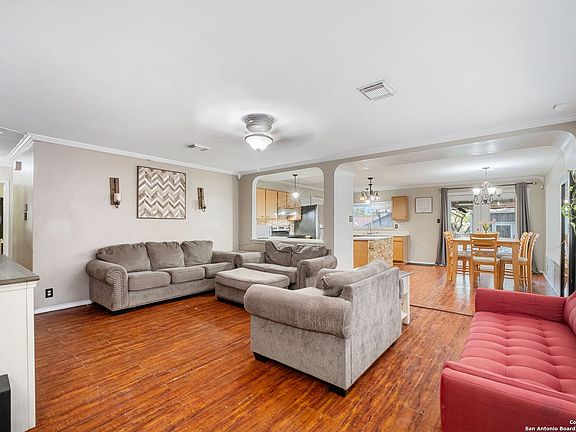 3rd image of 9622 DUGAS DR