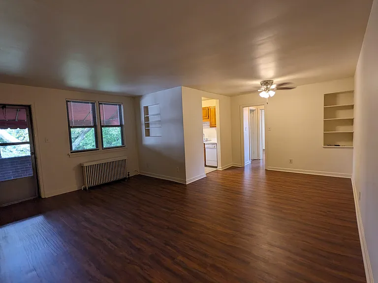 809 College St #23 — Photo 4