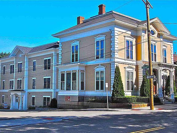 4th image of 249 Islington St APT 5