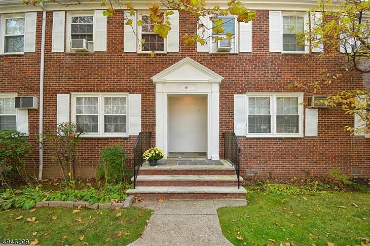 1st image of 49A Meadowbrook Pl #49A