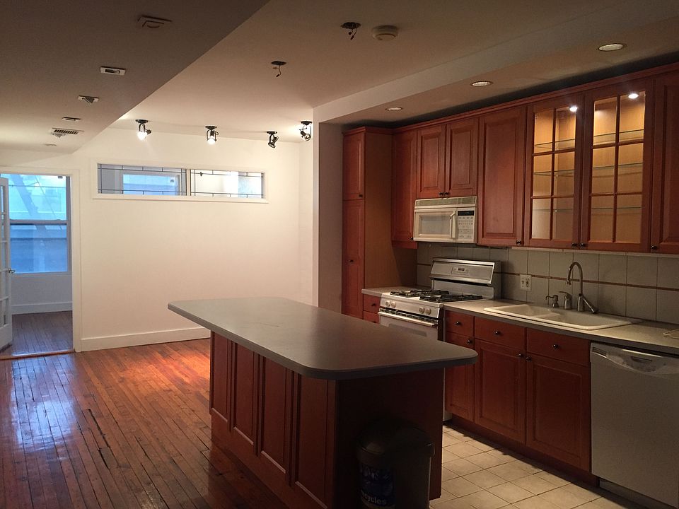 1st image of 134 10th Ave Unit 2