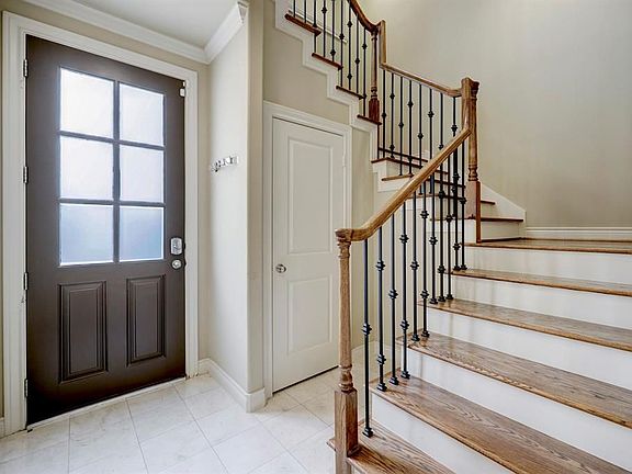 3rd image of 8906 Lakeshore Bend Dr