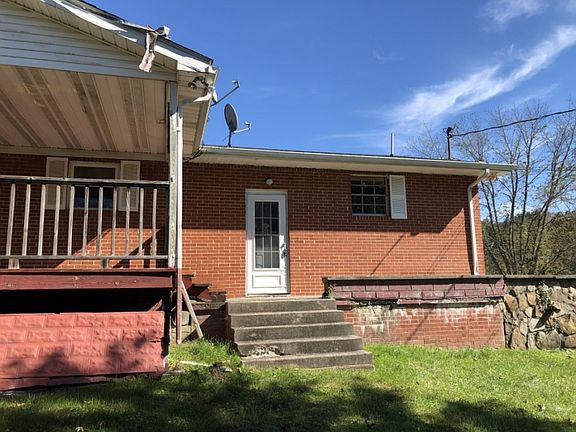 2nd image of 302 Phipps Cir