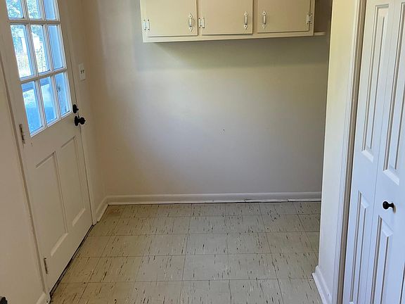 2nd image of 5913 Pendleton Rd