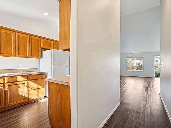 4th image of 2315 SW Hannah Cir