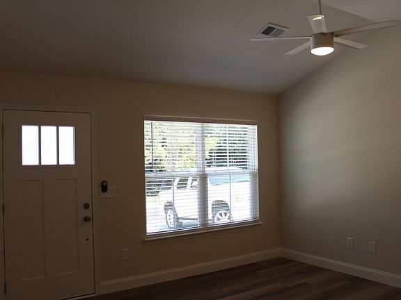 2nd image of 23 Lincoln School Cir